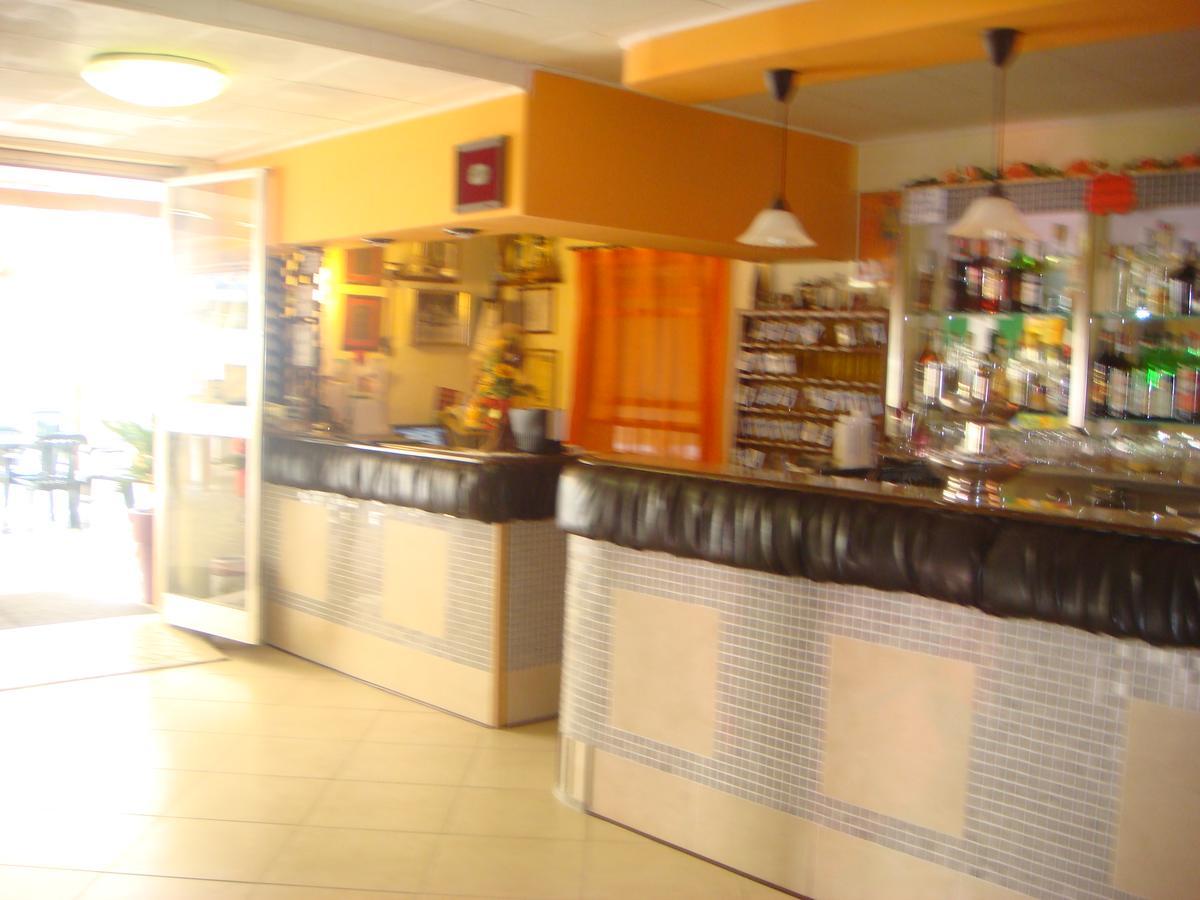 Hotel Moroni Rimini Kültér fotó